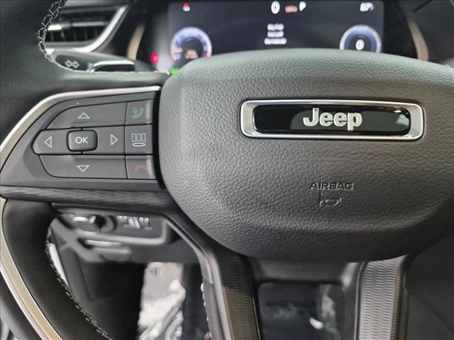 Used 2025 Jeep Grand Cherokee L Laredo w/ Luxury Tech Group I RWD image 28