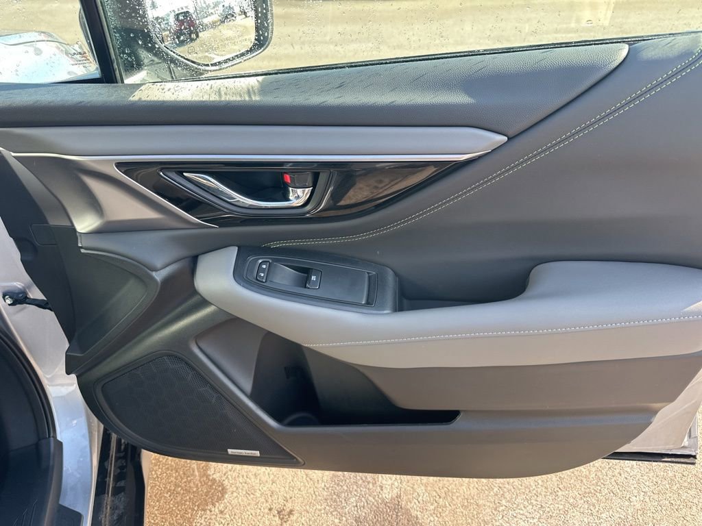 Certified 2025 Subaru Outback Onyx Edition image 8