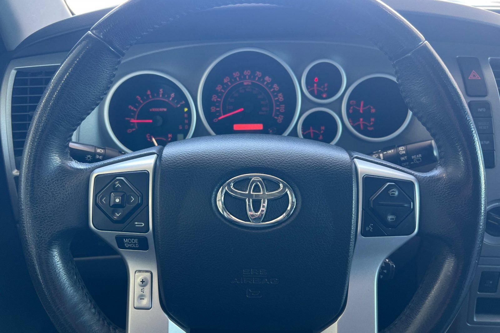 Used 2014 Toyota Sequoia SR5 AWD/4WD image 20