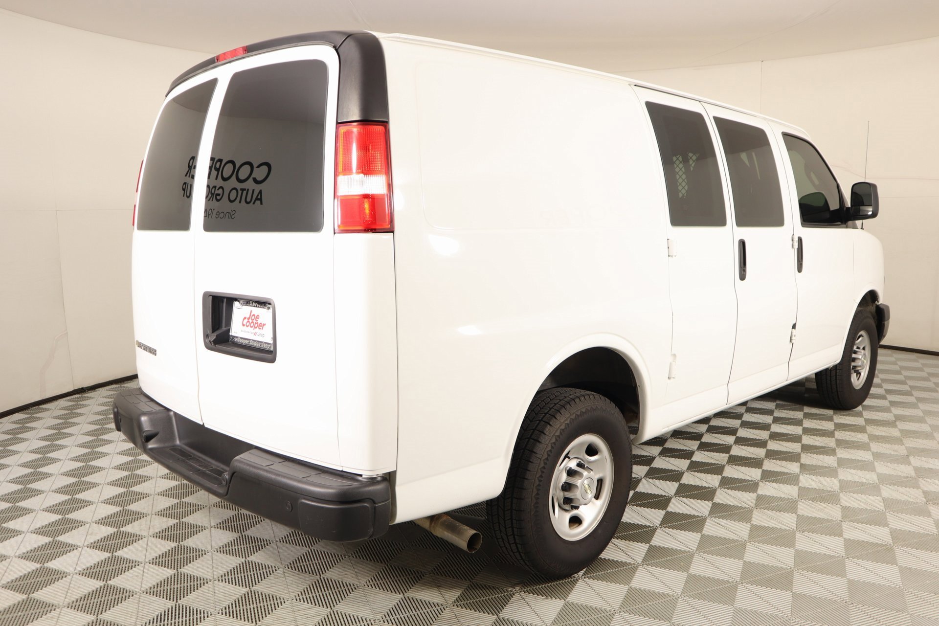 Used 2021 Chevrolet Express 2500 w/ Driver Convenience Package image 17