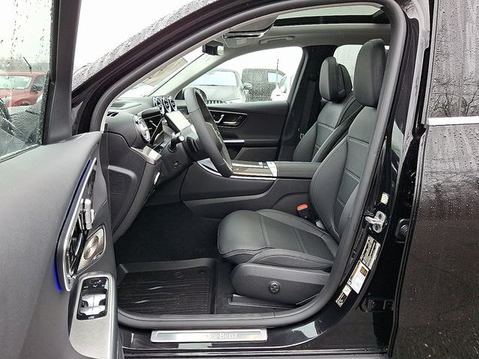 Used 2026 Mercedes-Benz GLC 300 4MATIC image 11
