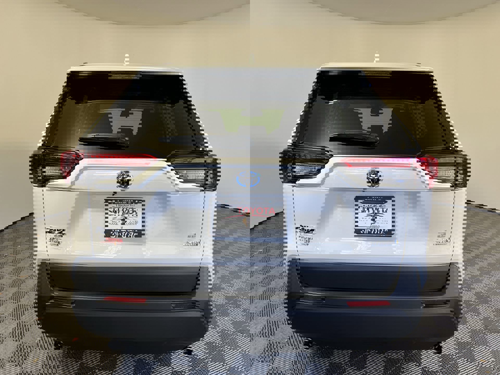 New 2024 Toyota RAV4 LE image 5