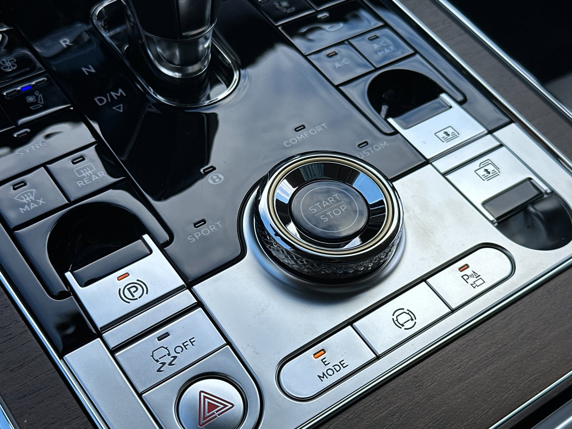New 2026 Bentley Flying Spur Plug-In Hybrid image 25