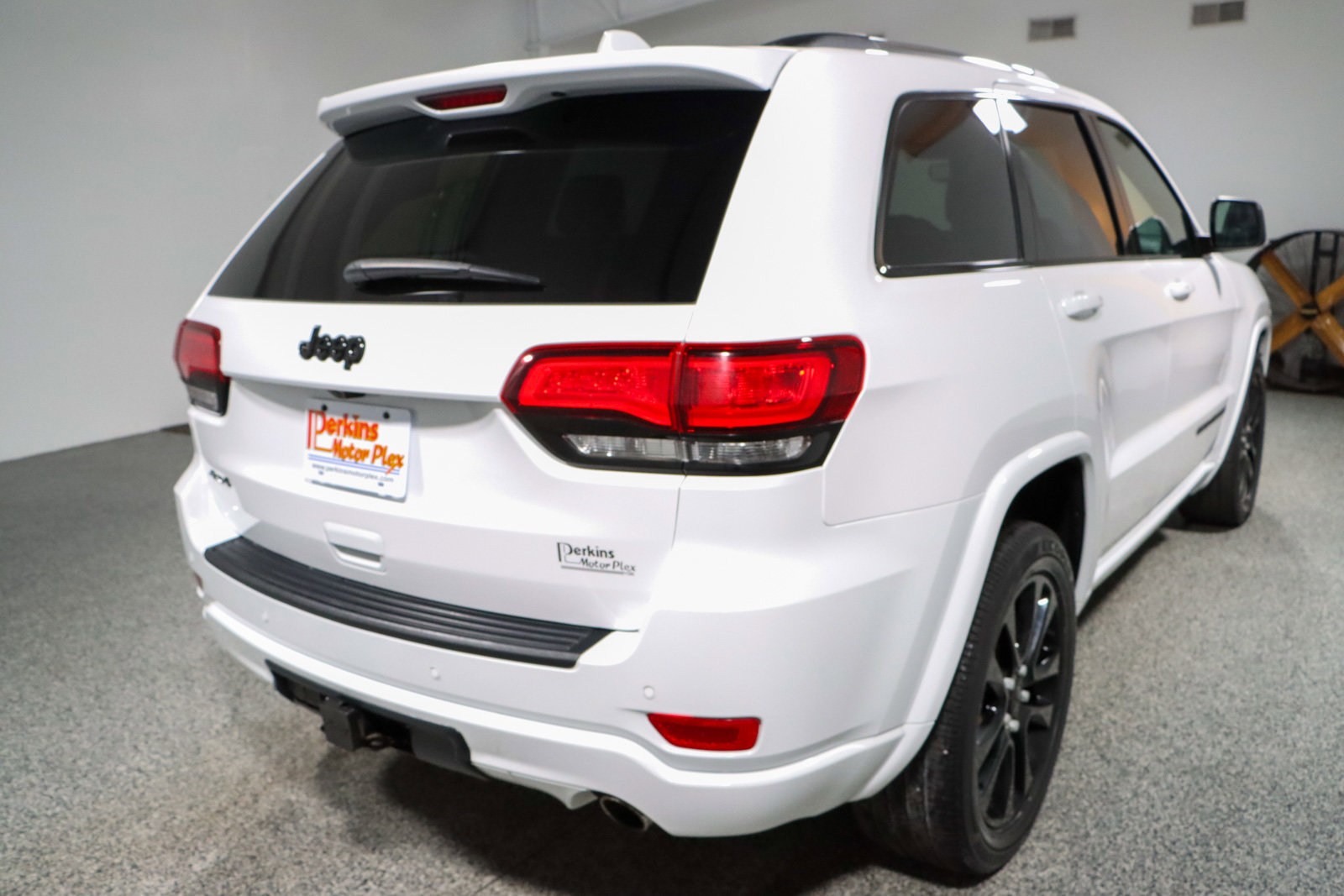 Used 2020 Jeep Grand Cherokee Altitude image 7