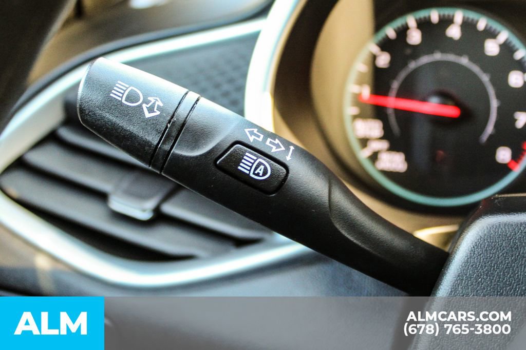 Used 2023 Chevrolet Malibu LT image 29