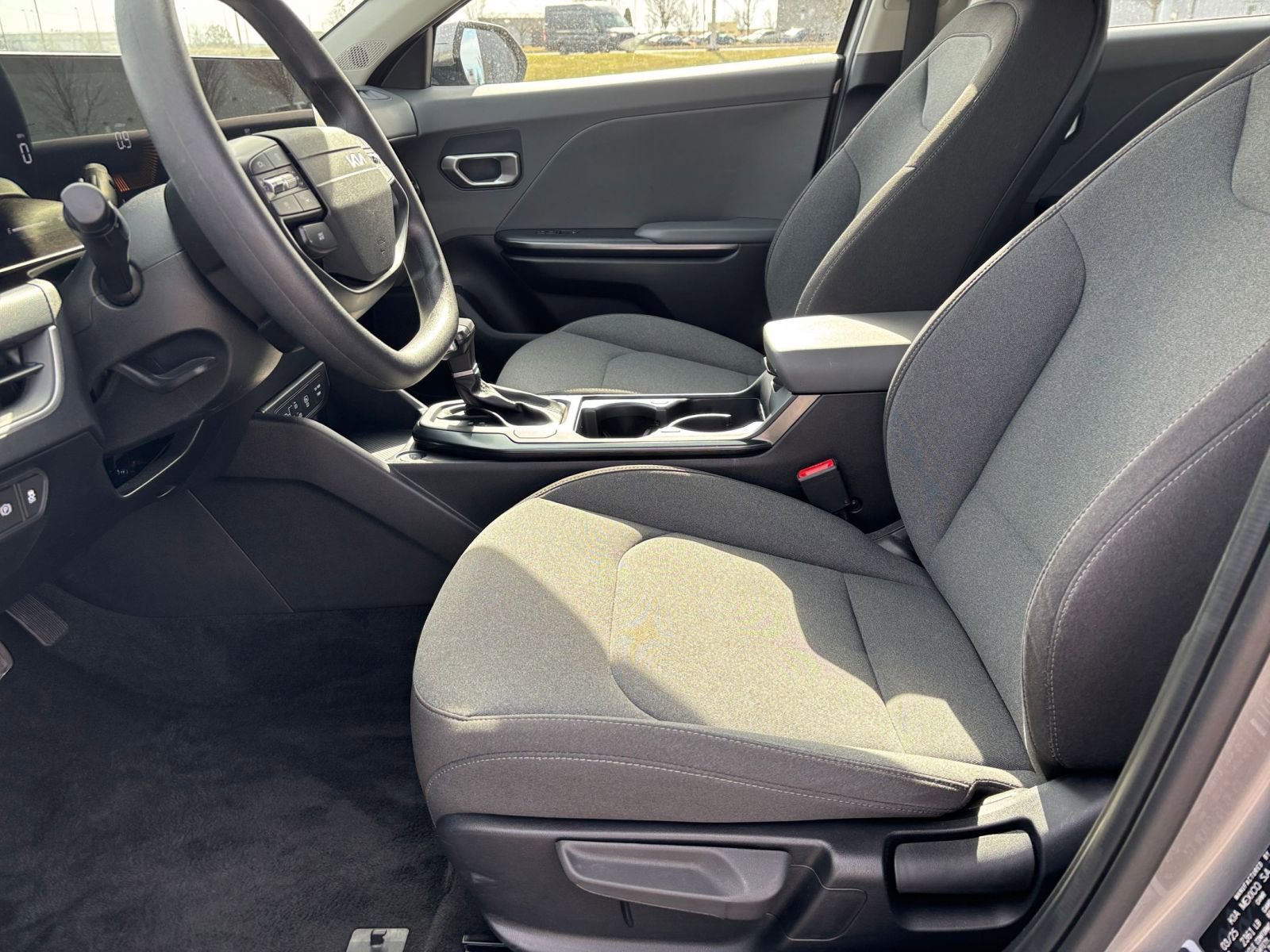 Used 2025 Kia K4 LXS image 25