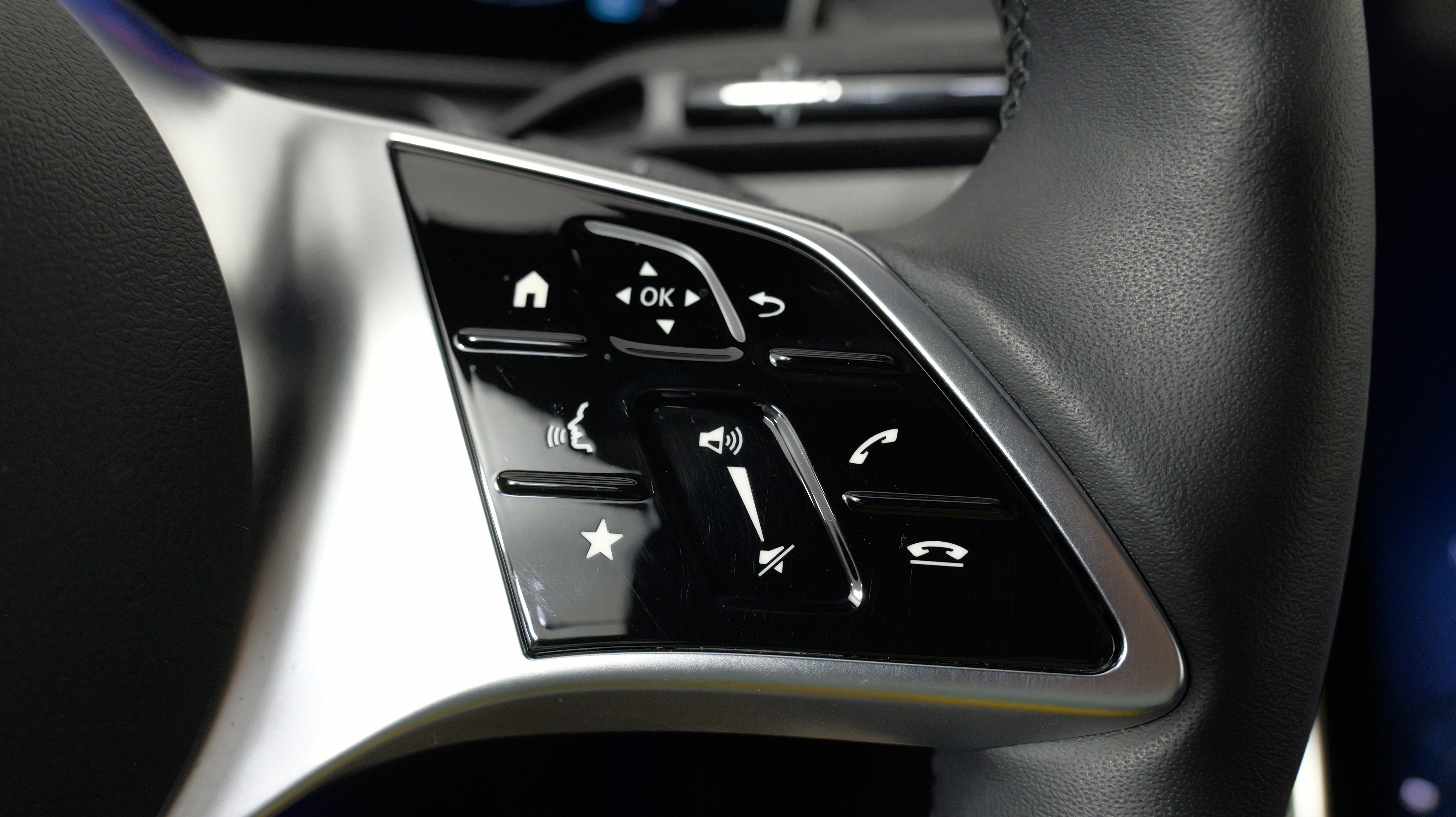 Used 2024 Mercedes-Benz CLE 300 4MATIC Cabriolet image 39