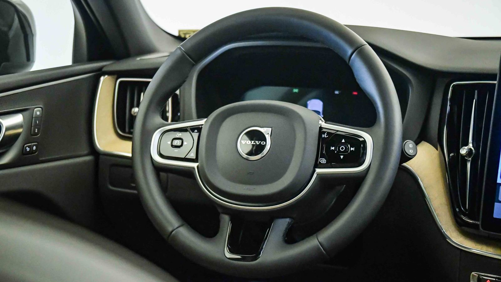 Certified 2026 Volvo XC60 B5 Plus w/ Protection Package Premier AWD/4WD image 13