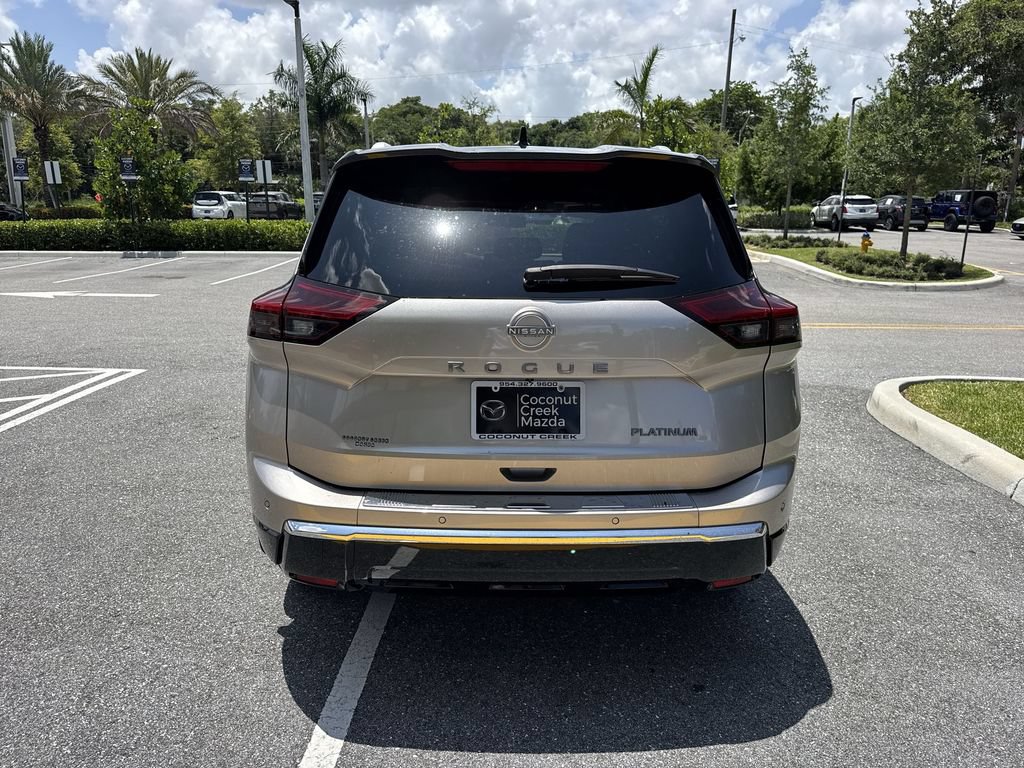 Used 2024 Nissan Rogue Platinum w/ Platinum Premium Package FWD image 2