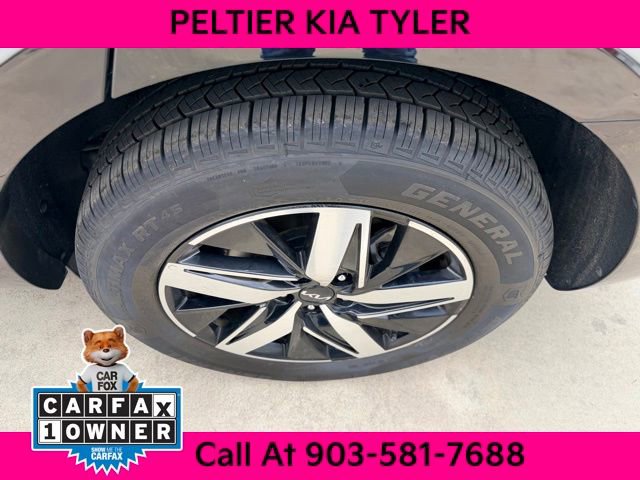 Certified 2023 Kia Sorento EX w/ Panoramic Sunroof Package FWD image 9