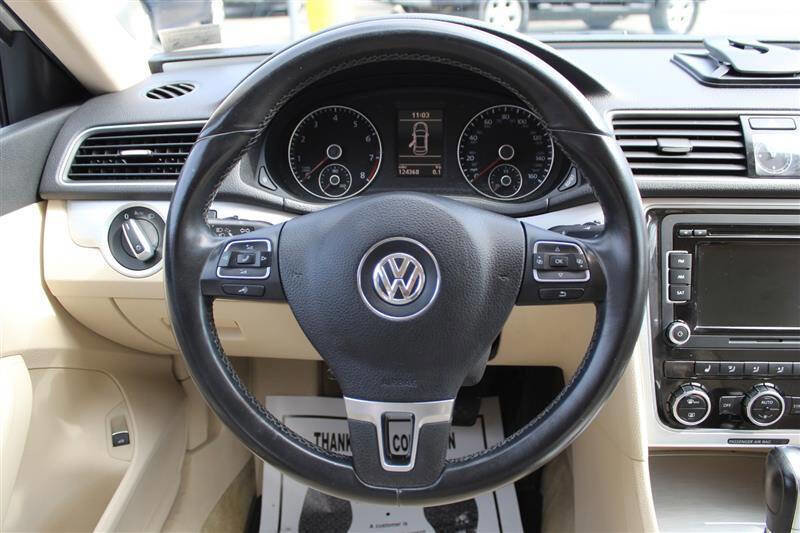 Used 2012 Volkswagen Passat 2.5 SE image 15