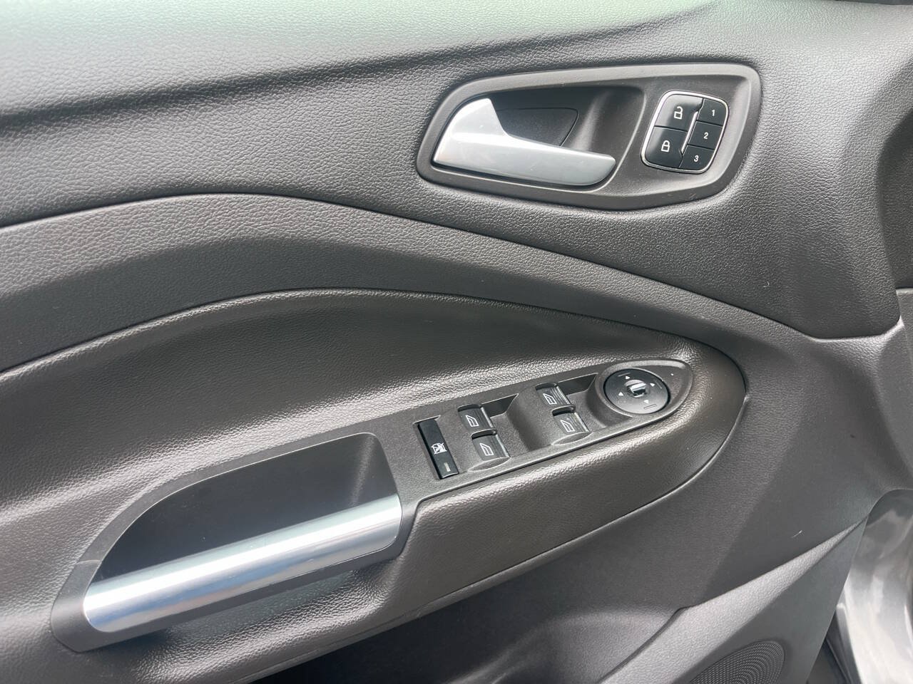 Used 2013 Ford Escape Titanium w/ Parking Technology Pkg AWD/4WD image 14