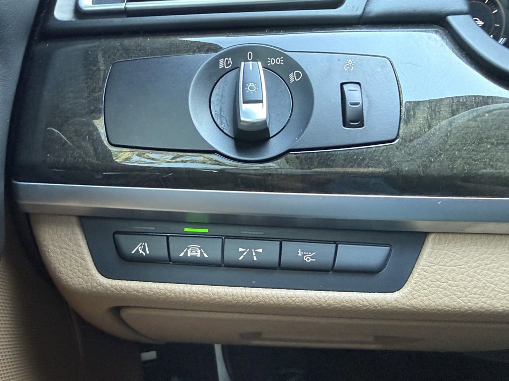 Used 2015 BMW 740i RWD image 30