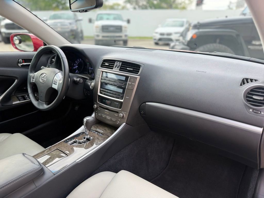 Used 2011 Lexus IS 250C w/ Luxury Pkg RWD image 25