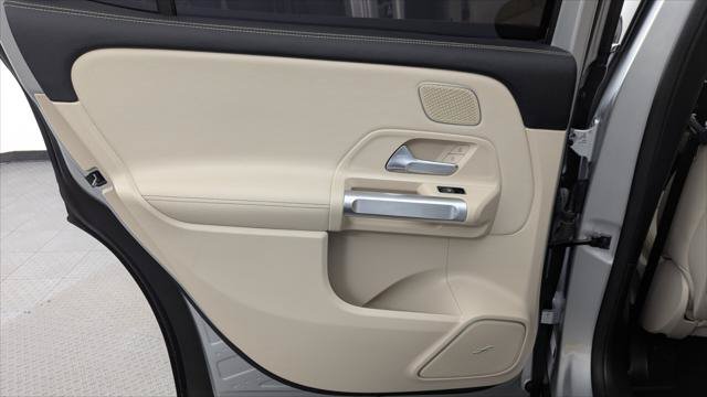 Used 2021 Mercedes-Benz GLB 250 w/ Premium Package image 16