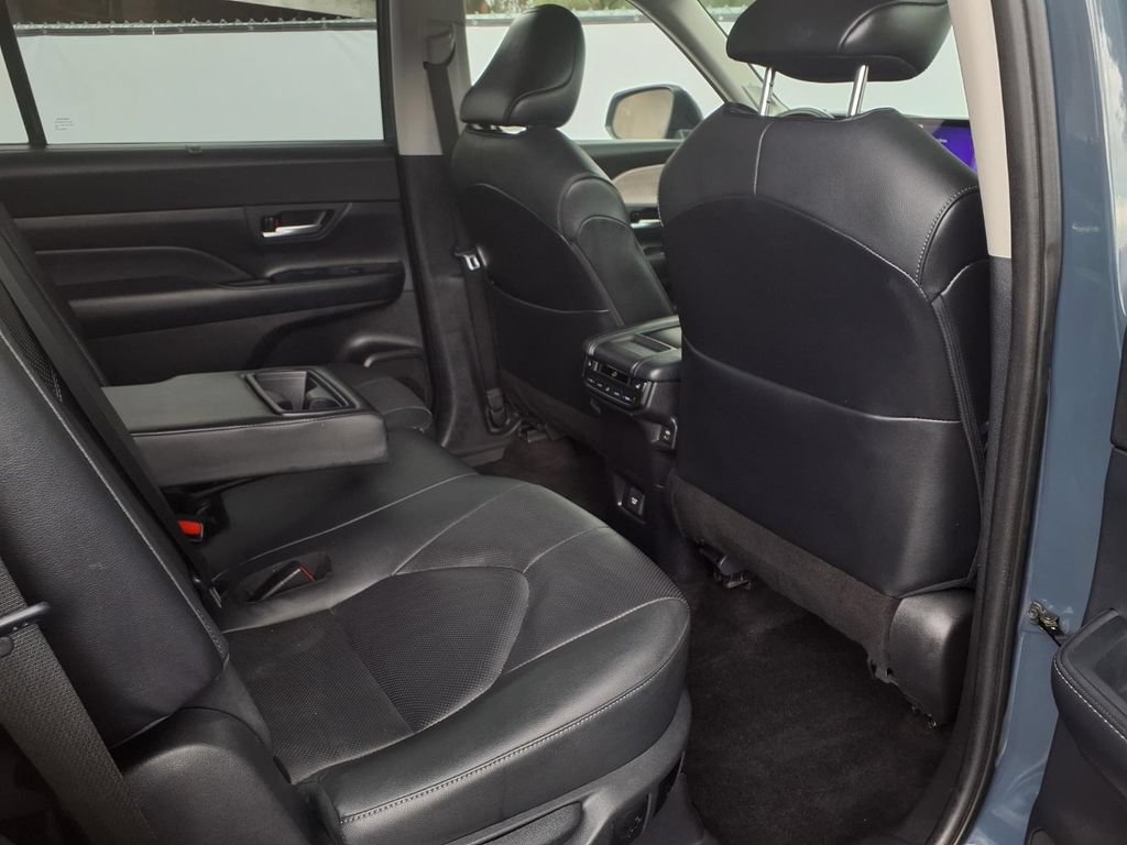 Certified 2024 Toyota Grand Highlander AWD image 22