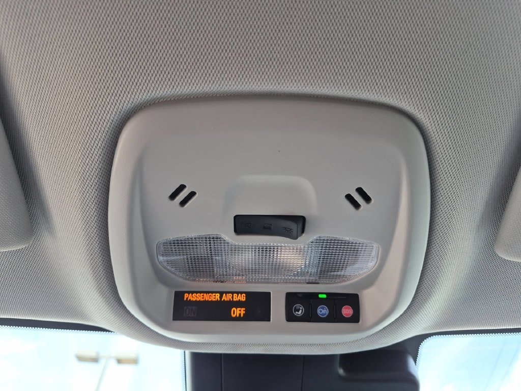 Certified 2025 Chevrolet Trax LT FWD image 32