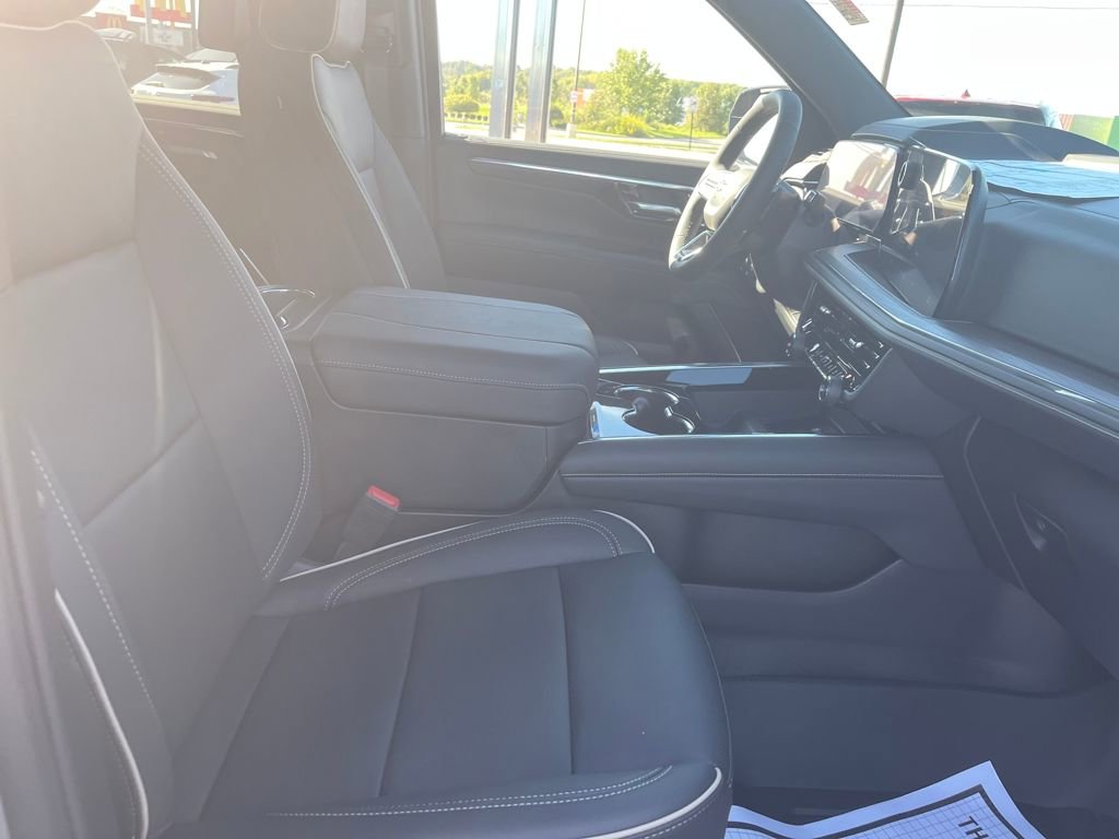 New 2026 Chevrolet Suburban Premier image 33