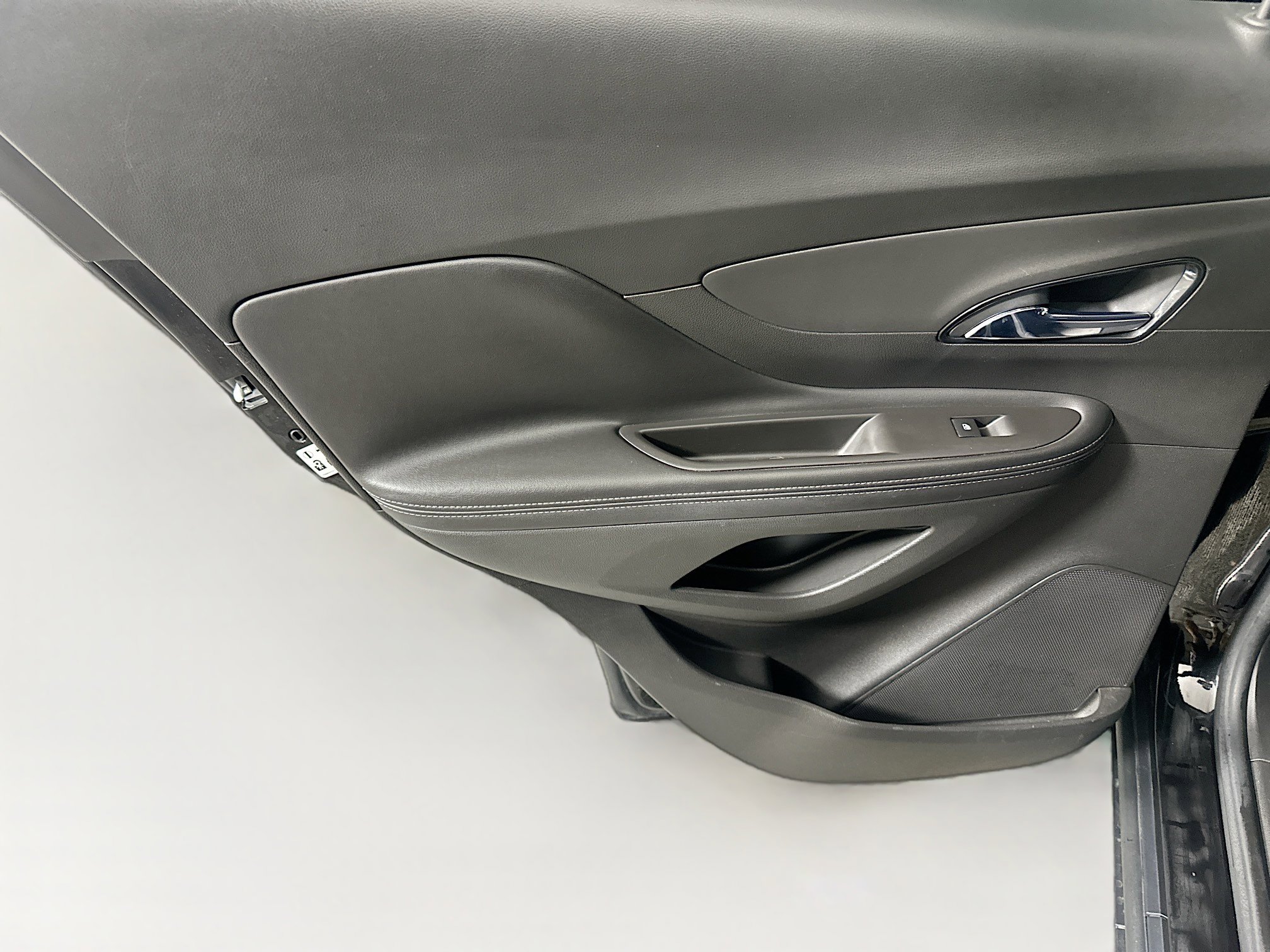 Used 2018 Buick Encore Preferred image 24
