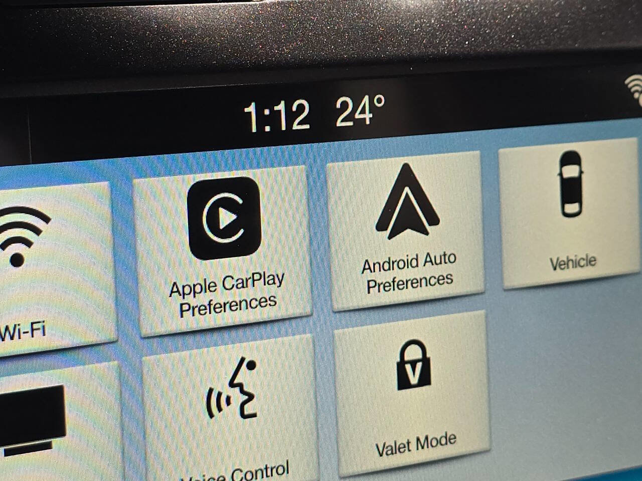 Used 2017 Ford F150 XLT w/ Equipment Group 302A Luxury image 3