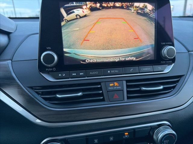 Used 2023 Nissan Altima 2.5 SV FWD image 14