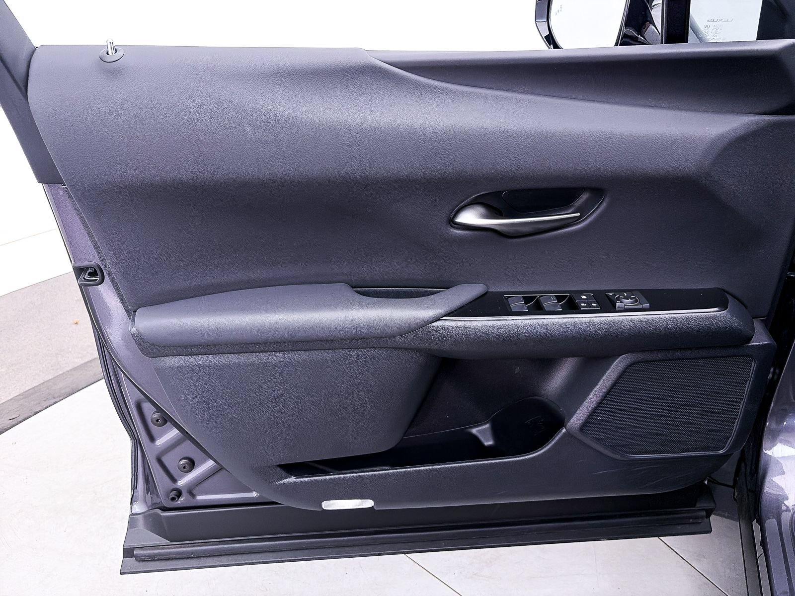 Used 2024 Lexus UX 250h F Sport FWD image 17