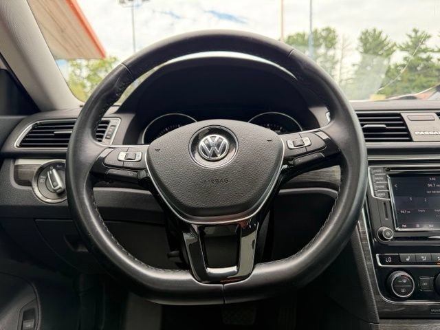 Used 2018 Volkswagen Passat 2.0T SE w/ SE Lighting Package FWD image 19