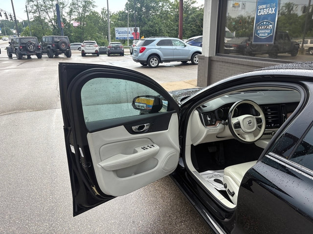 Used 2022 Volvo S60 B5 Inscription AWD/4WD image 8