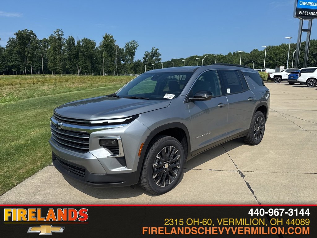 New 2025 Chevrolet Traverse LT w/ Sun and Wheel Package