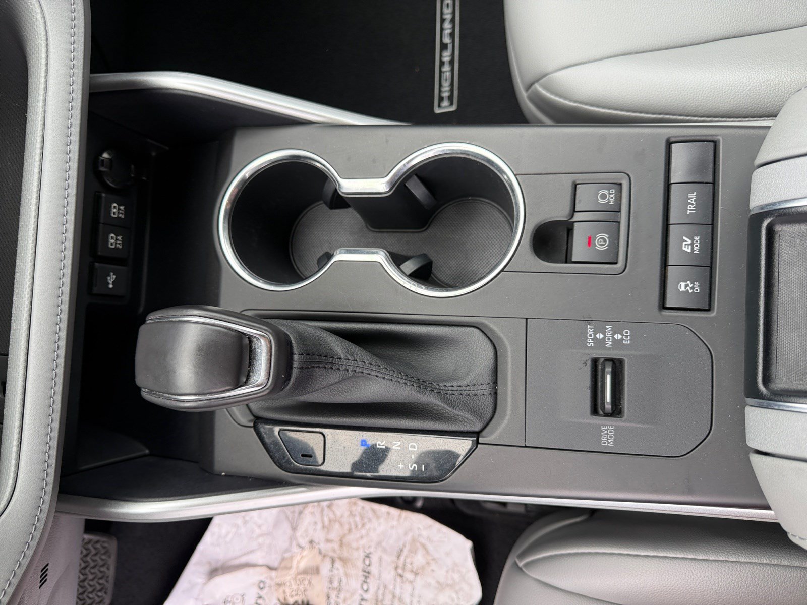 Certified 2021 Toyota Highlander XLE AWD/4WD image 15
