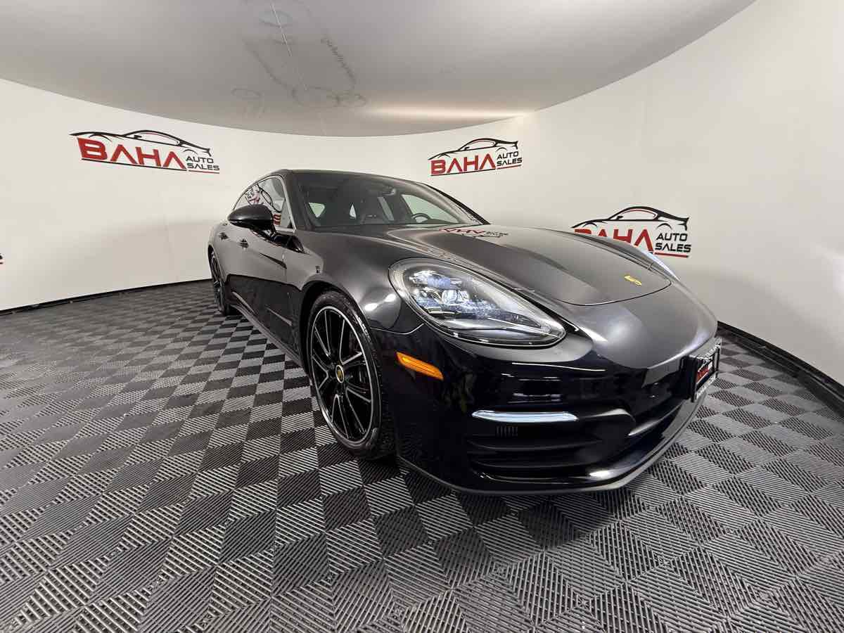 Used 2022 Porsche Panamera 4 w/ Premium Package AWD/4WD image 19