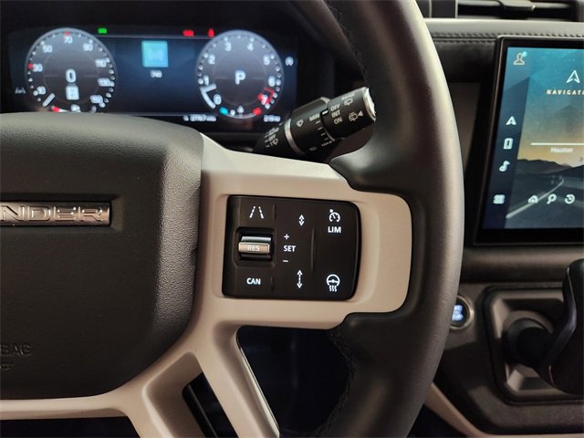 Used 2025 Land Rover Defender 110 S image 29