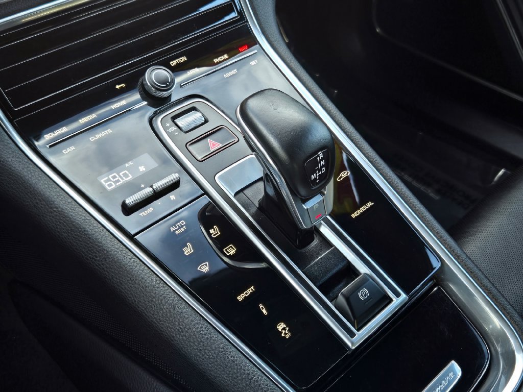 Used 2023 Porsche Panamera Platinum Edition RWD image 27