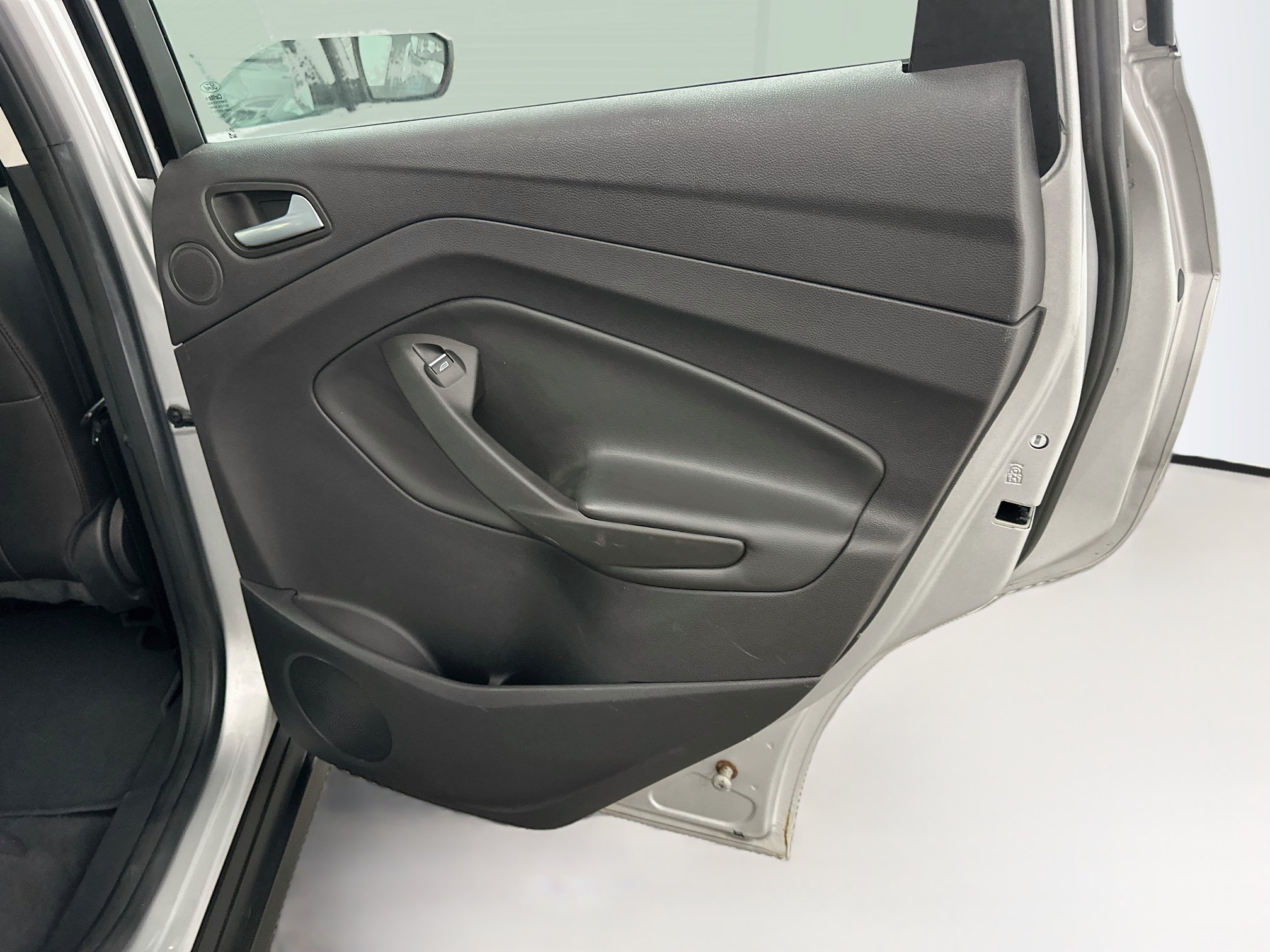 Used 2014 Ford C-MAX Energi SEL w/ Equipment Group 301A FWD image 30