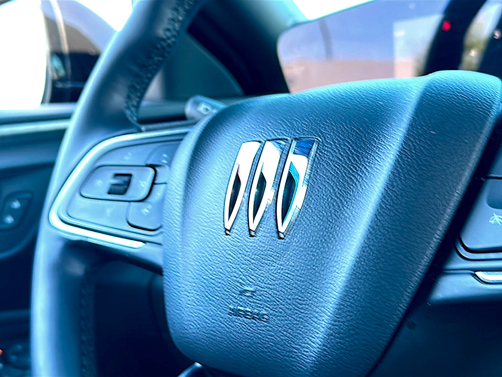 Used 2024 Buick Envista Sport Touring w/ Convenience I Package FWD image 30