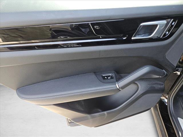 Used 2021 Porsche Cayenne image 10