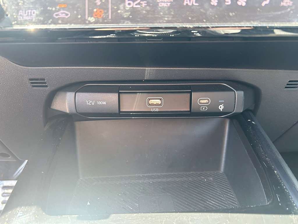 Used 2024 Kia Niro Wave FWD image 13