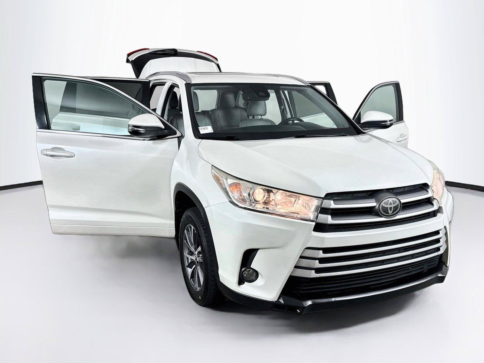 Used 2017 Toyota Highlander XLE AWD/4WD image 42