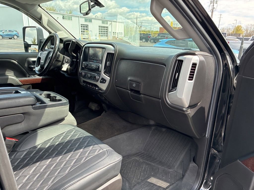 Used 2018 GMC Sierra 2500 SLE w/ HD SLE Preferred Plus Package AWD/4WD image 15