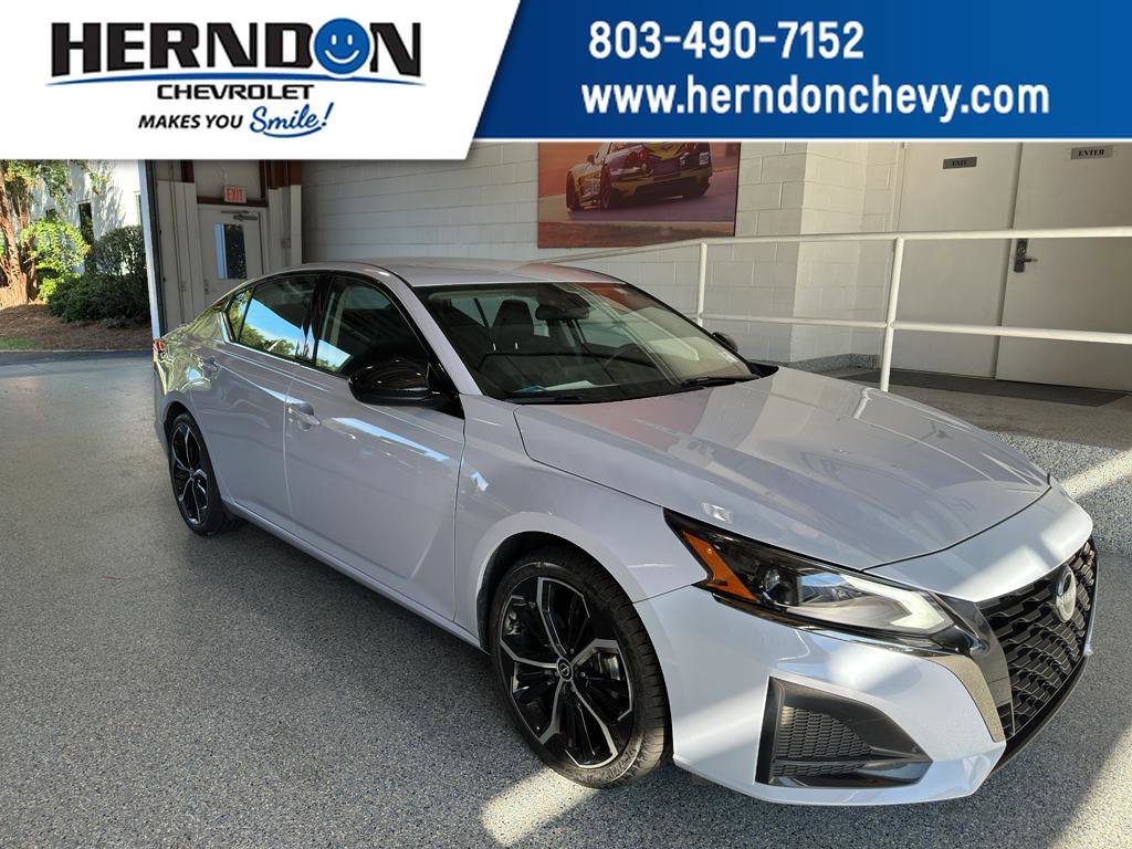 Used 2024 Nissan Altima 2.5 SR