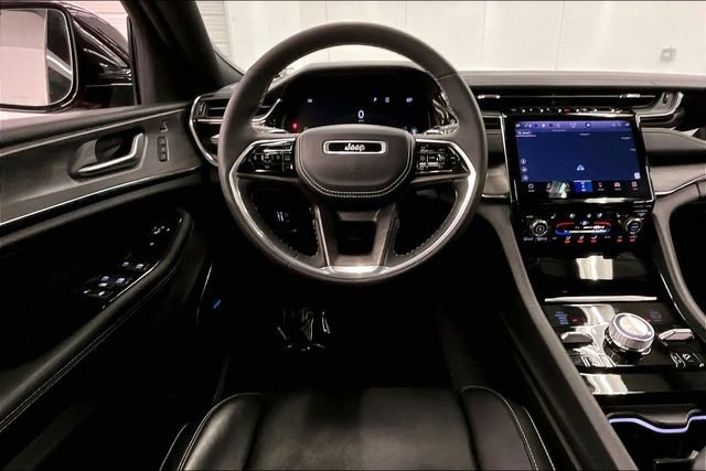 Used 2024 Jeep Grand Cherokee Overland w/ Luxury Tech Group IV image 6