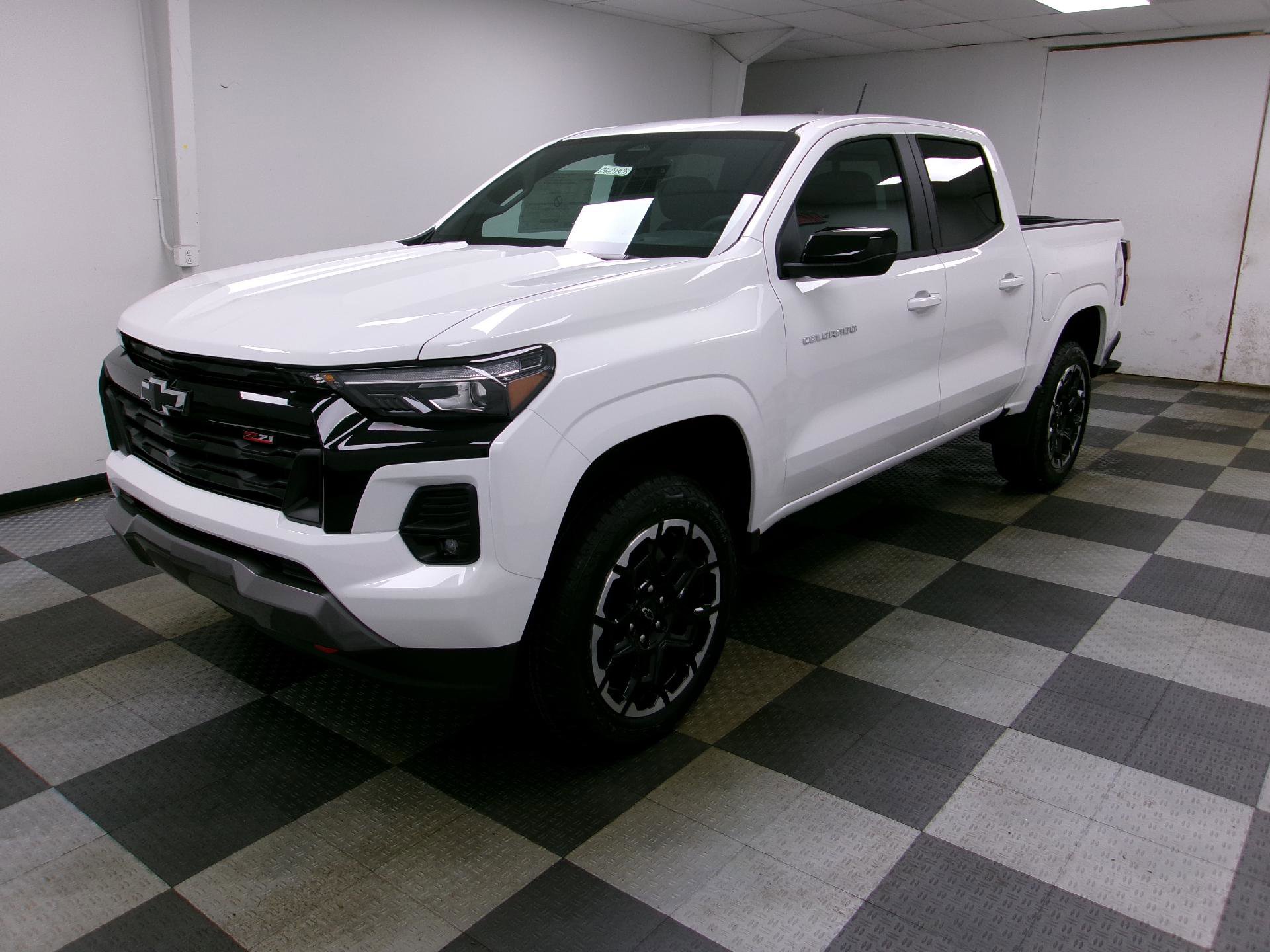 New 2026 Chevrolet Colorado Z71 w/ Z71 Convenience Package 2 image 1