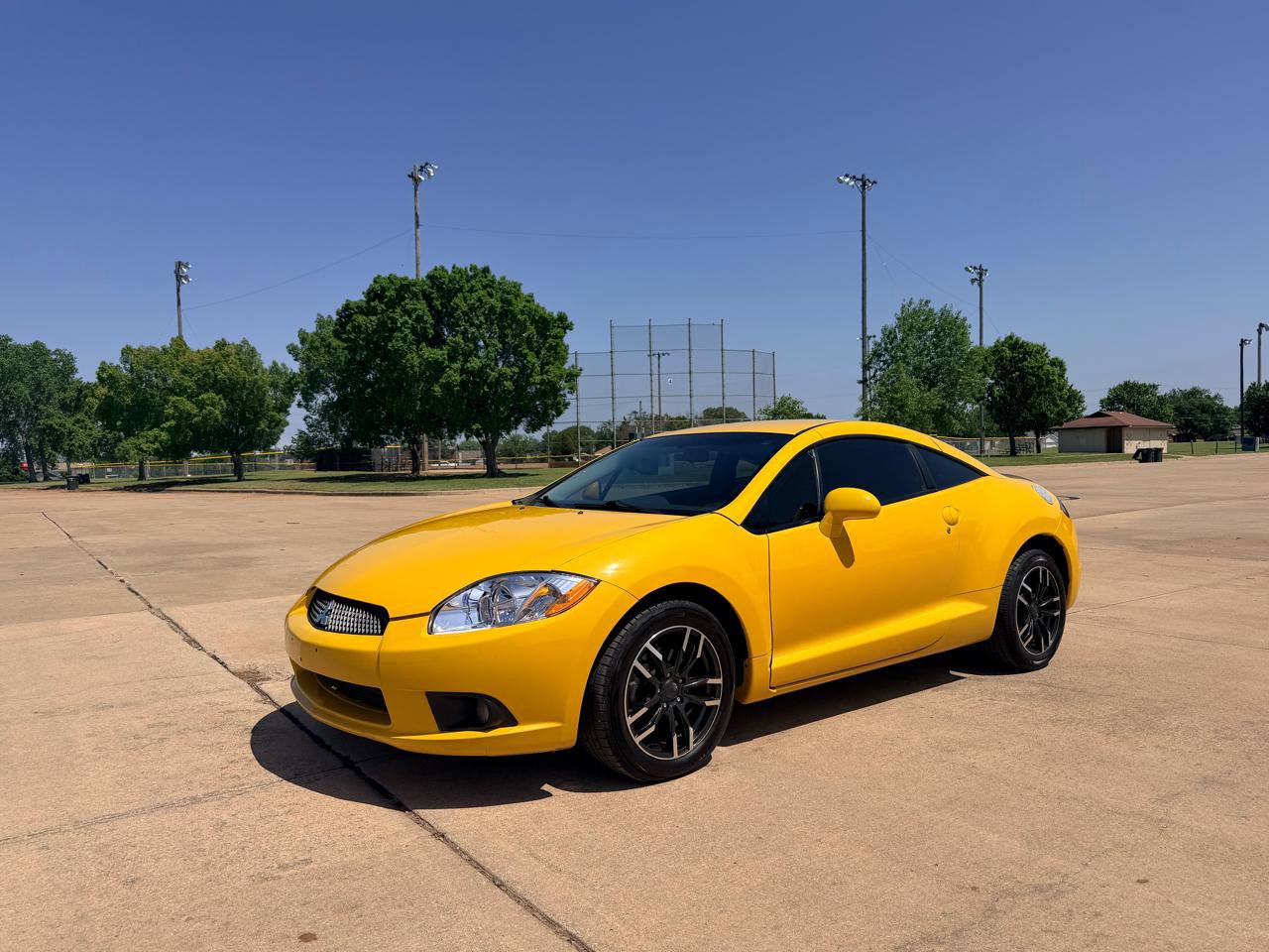Used 2009 Mitsubishi Eclipse GS FWD image 3