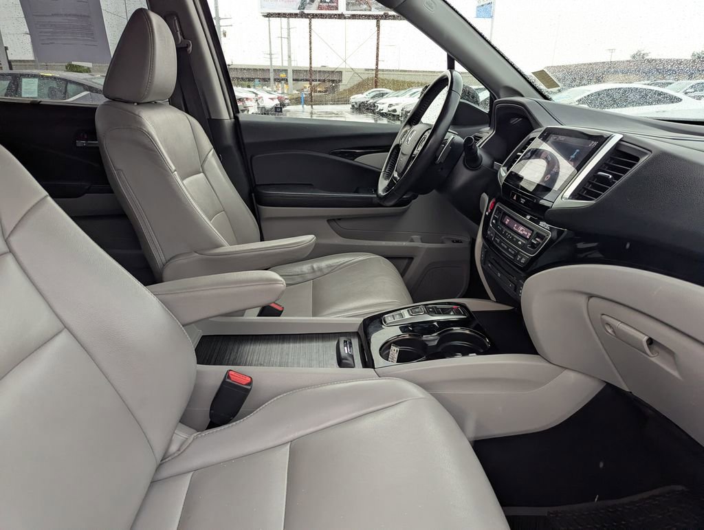 Used 2017 Honda Pilot Touring image 37