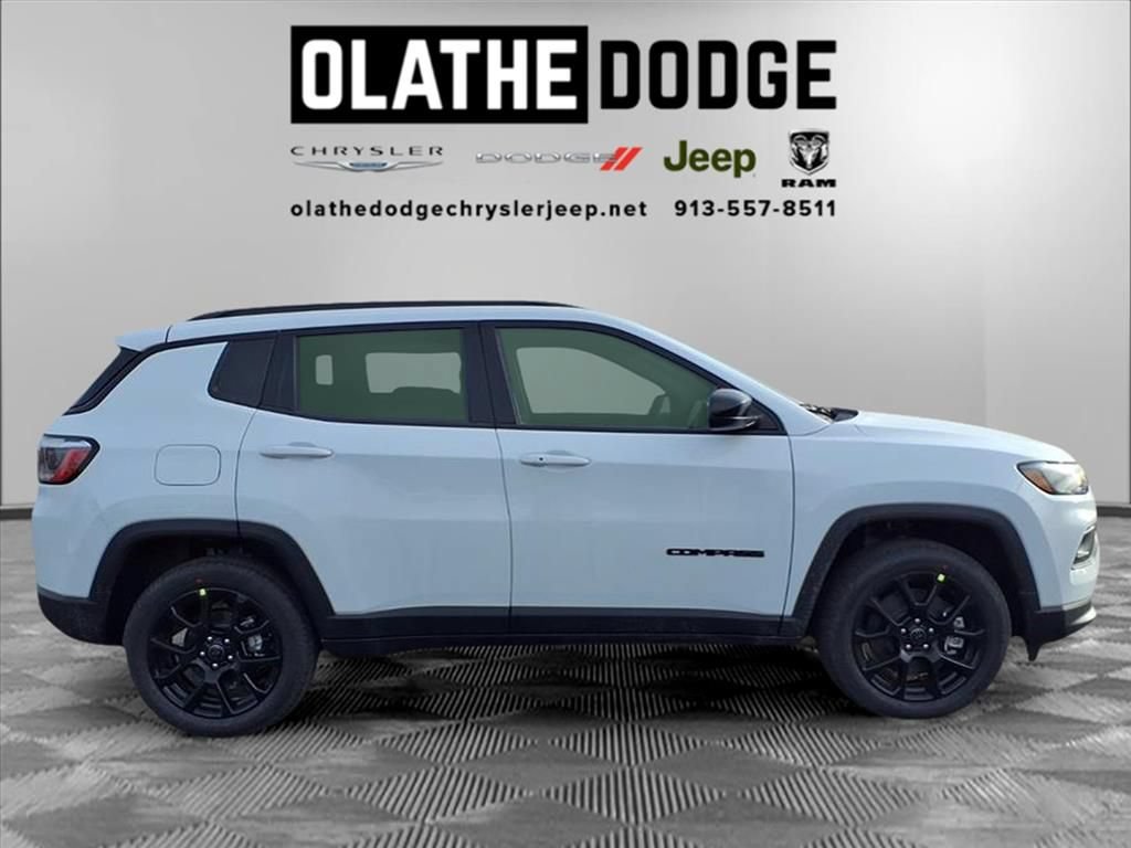 New 2026 Jeep Compass Latitude image 25