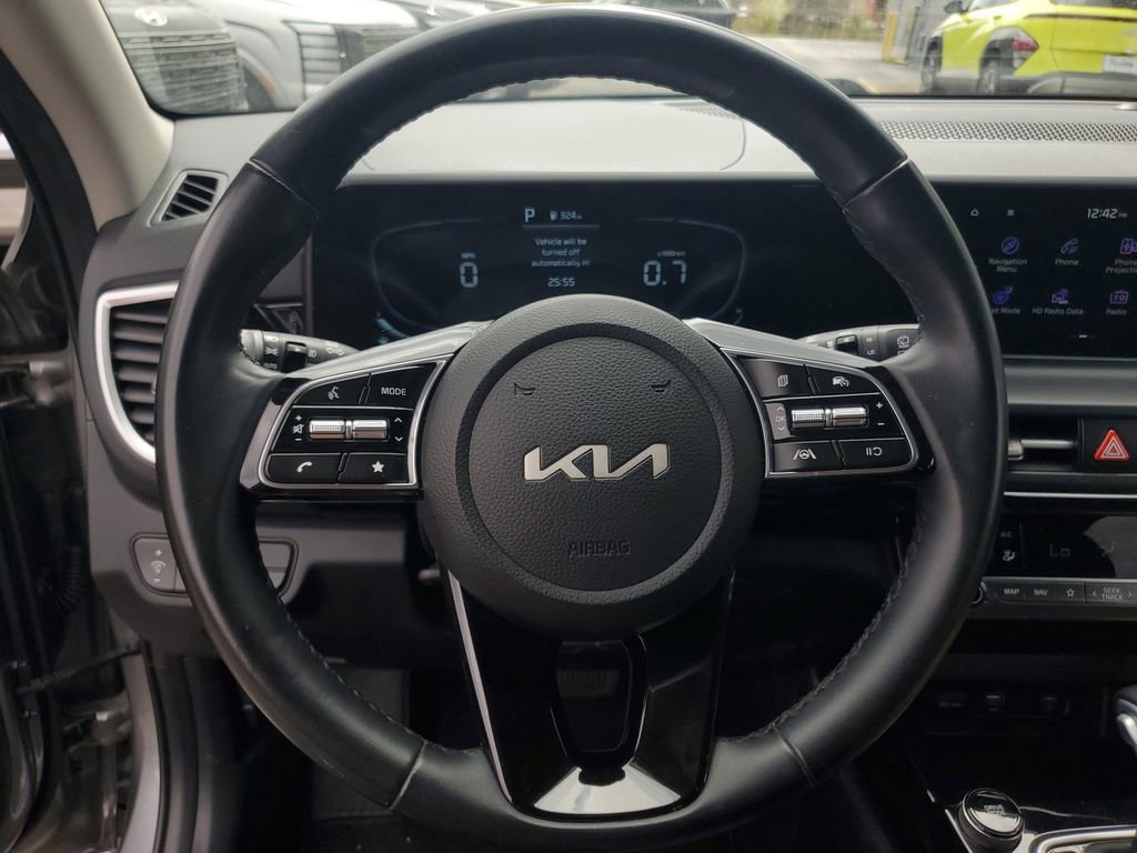 Used 2025 Kia Seltos S image 18