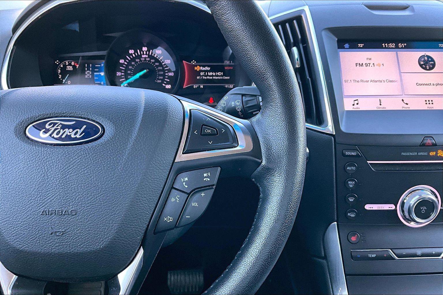 Used 2019 Ford Edge Titanium image 10