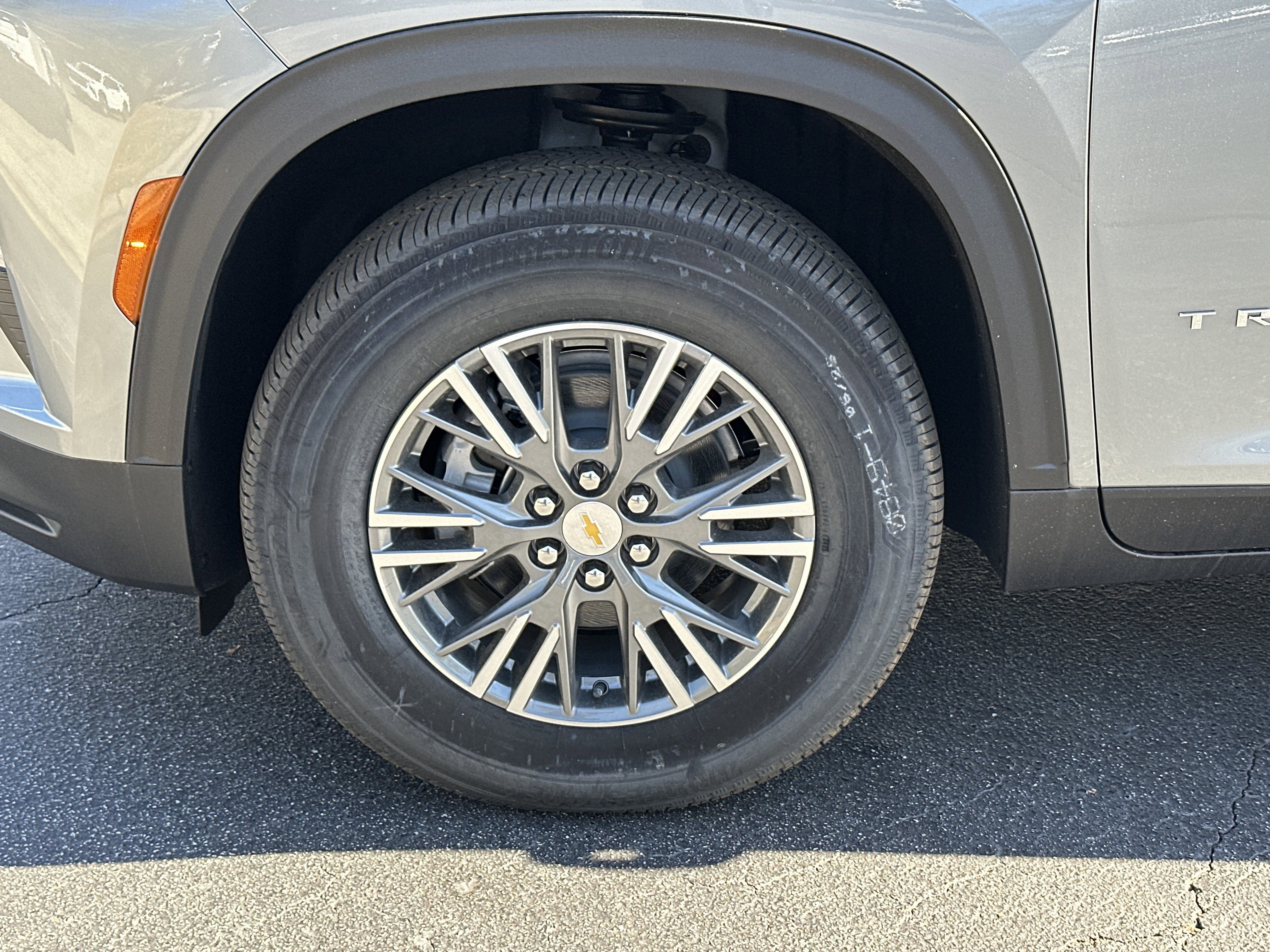 New 2025 Chevrolet Traverse LT w/ Driver Confidence Package image 11