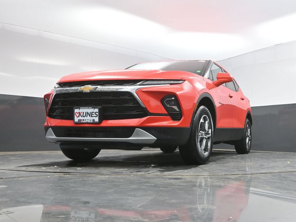 Used 2025 Chevrolet Blazer LT FWD image 36