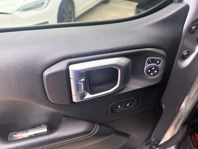 Used 2019 Jeep Wrangler Unlimited Sahara w/ Safety Group AWD/4WD image 12